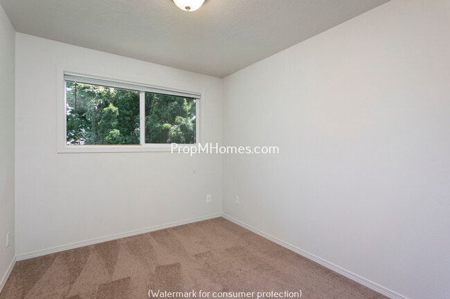 Building Photo - Two Bedroom Apartment with Private Patio in Glenfair Neighborhood!