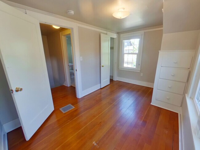 Building Photo - 210-214 NW 11th St.