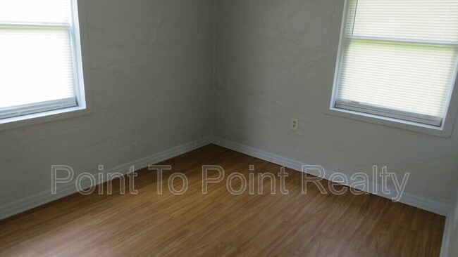 Building Photo - 5347 Baycrest Rd