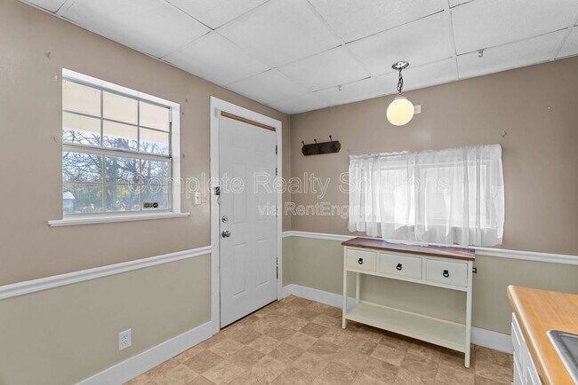 Building Photo - 409 Harrison Ave