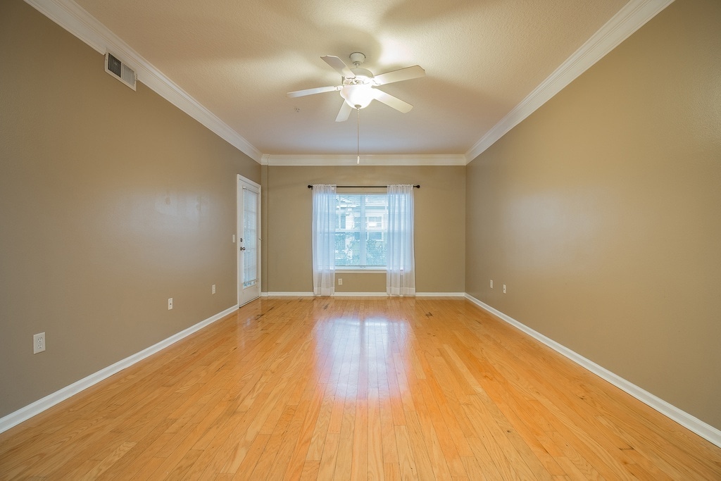 Living room - 4207 S Dale Mabry Hwy