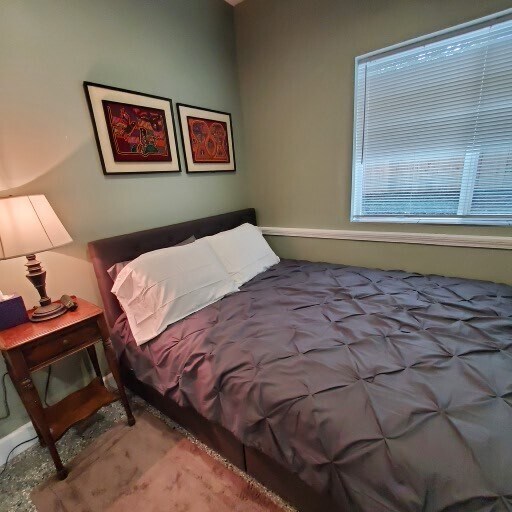 Queen Bedroom Bunkroom - 1935 NW 51st St