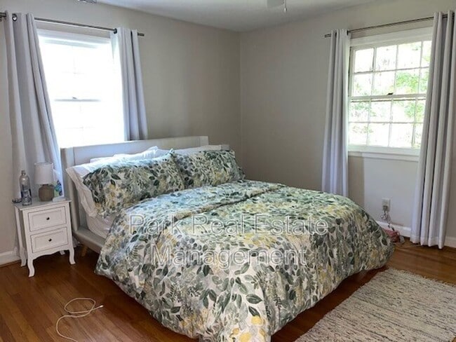 Building Photo - 218 Ransom St