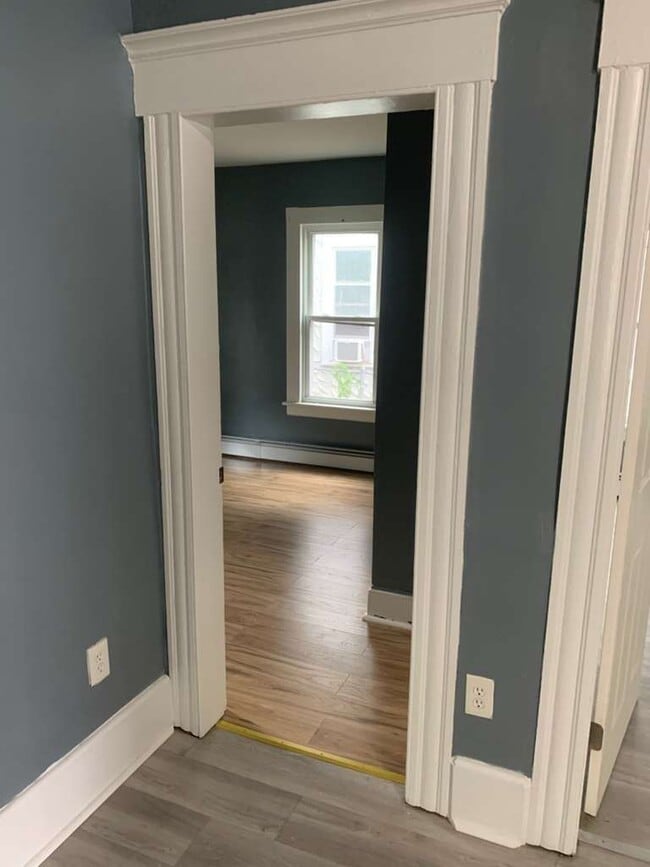 Building Photo - 66 Bell St