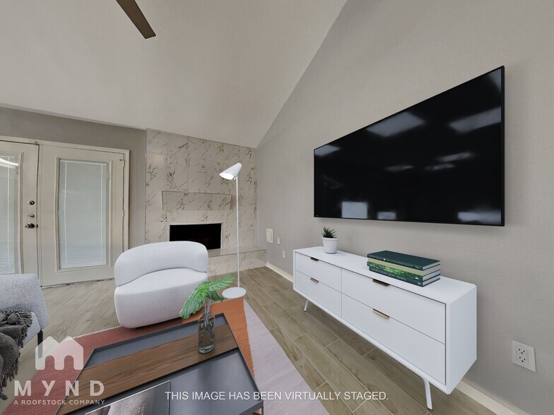 Building Photo - 2403 Summer Spring Dr