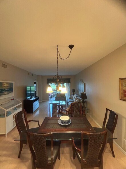 Building Photo - 1003 Fairwaycove Ln
