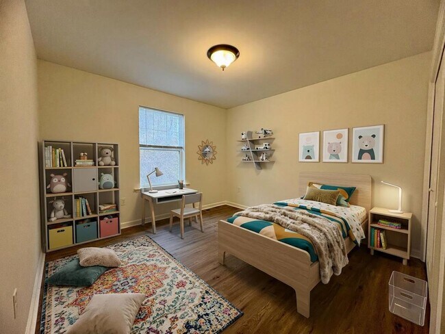 Building Photo - 3 Bedroom 2.5 Bathroom Townhome in Mechanicsburg!