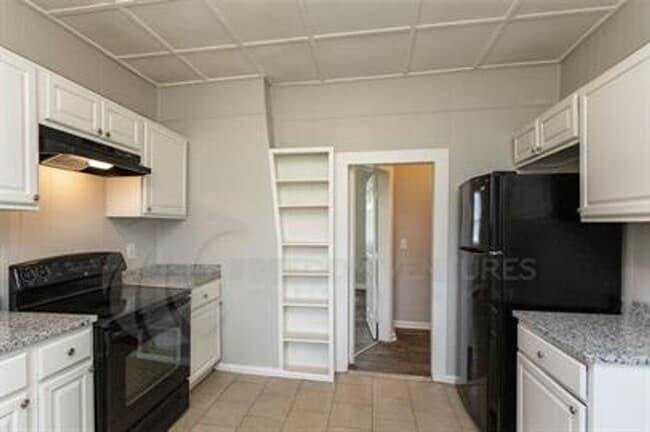 Building Photo - Spacious 3-Bed, 2-Bath in Pleasant Grove