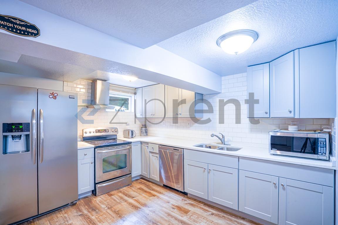 Building Photo - Unit Basement