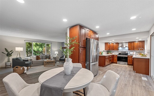 Building Photo - Stunning 4-Bedroom, 2.5-Bath Remodeled Home in Rushmore, Gig Harbor