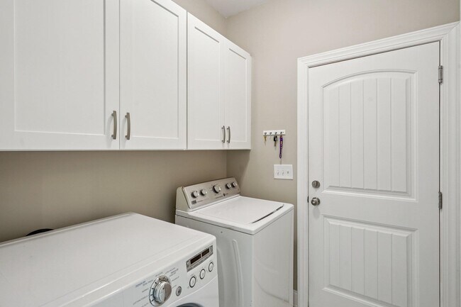 Building Photo - 202 Sage Ct