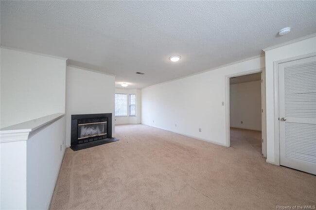 Building Photo - 105K Stratford Dr