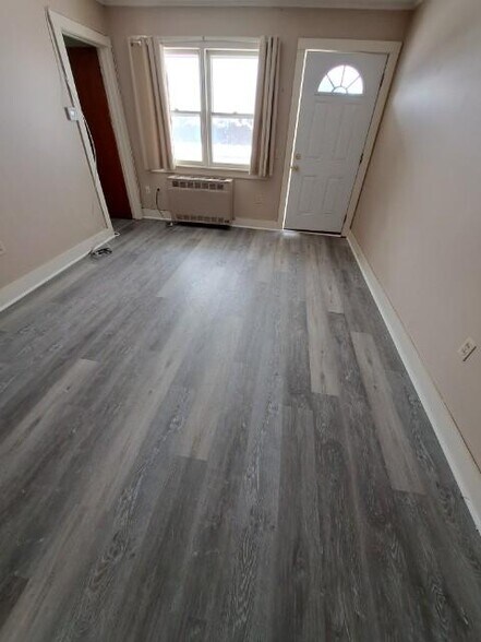 Living room - 174 Johnson Ave