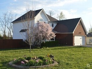 Building Photo - 320 Emmaus Cir