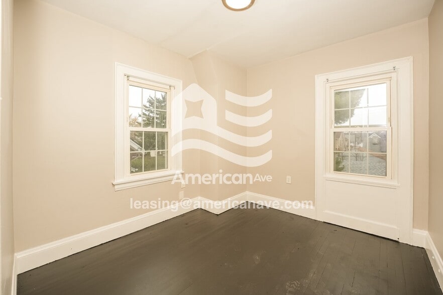 Building Photo - 10909 Park Heights Ave