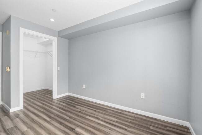 Building Photo - 12334 31st Ave NE