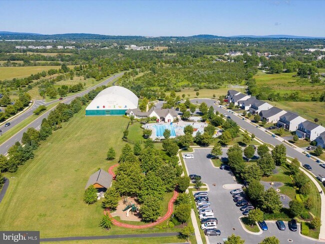 Building Photo - 113 Heyford Dr