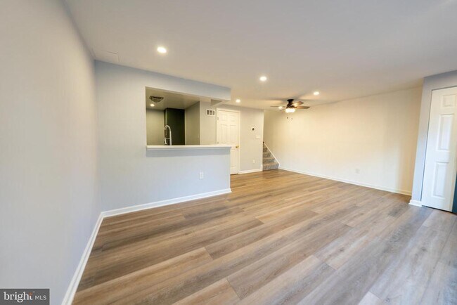 Building Photo - 9377 Chadburn Pl