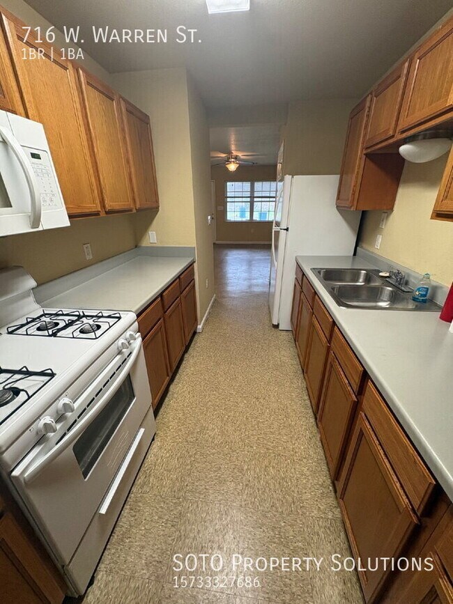 Building Photo - 716 Warren St