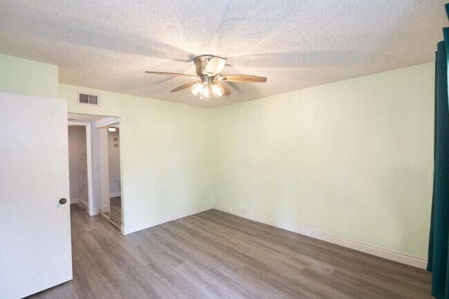 Building Photo - 2301 Sabal Ridge Ct