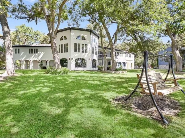 Building Photo - 1263 Terminal Loop Rd