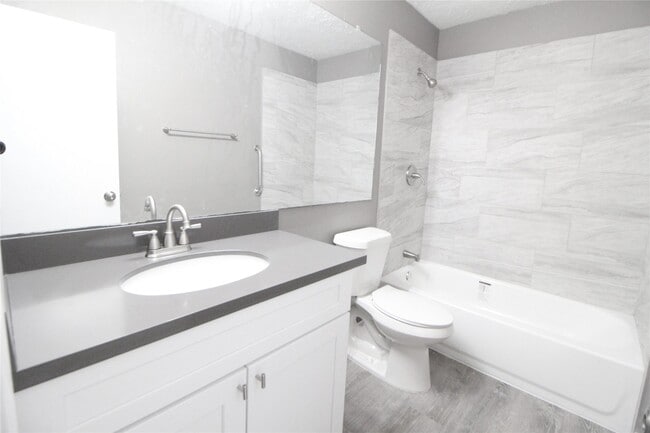 Building Photo - 12323 Guernsey Dr