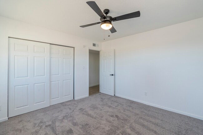 Building Photo - 460 N Longmore