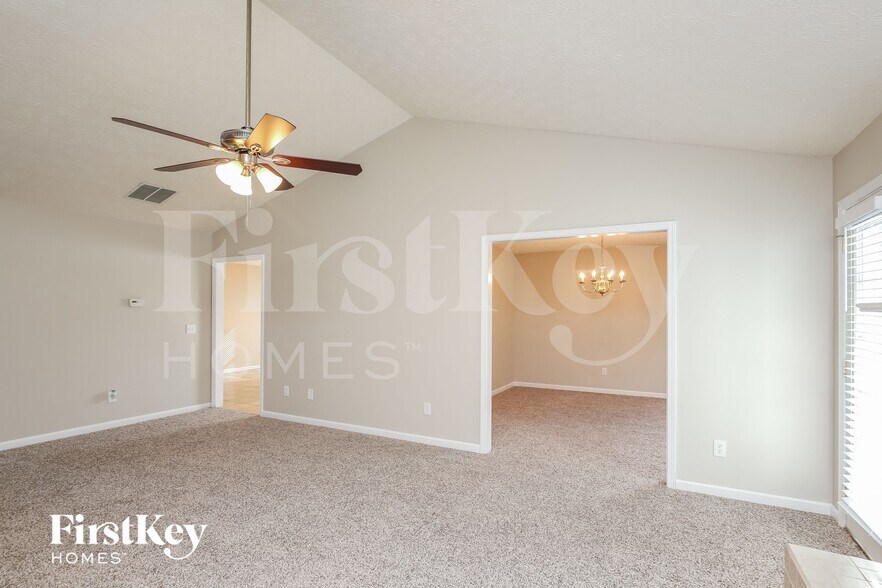 Building Photo - 1500 Summer Lake Terrace SW