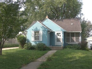 Building Photo - Engaging Cape Cod In An In-town Location!