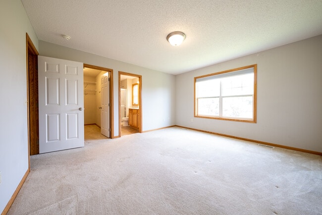 Building Photo - 15241 Spring Brook Terrace
