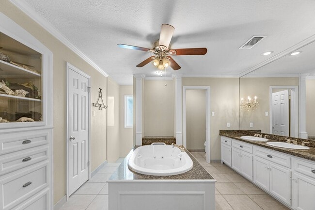Building Photo - 16114 Kempton Park Dr