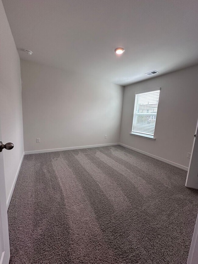 Building Photo - Brand-New 5-Bedroom Home in the Hamptons at Hickory with Modern Upgrades & Move-In Ready Comfort