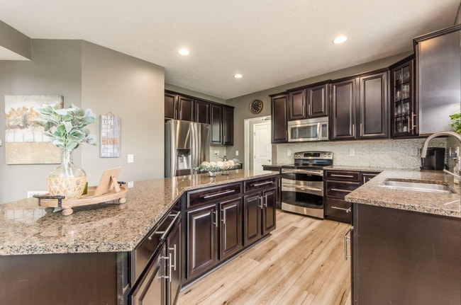 Building Photo - 7916 Avaleen Cir