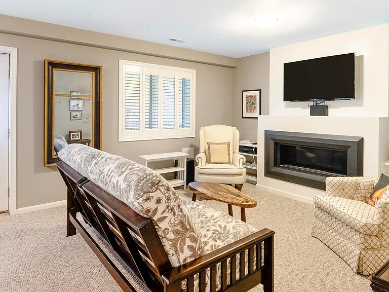Building Photo - 1303 Branchlands Dr