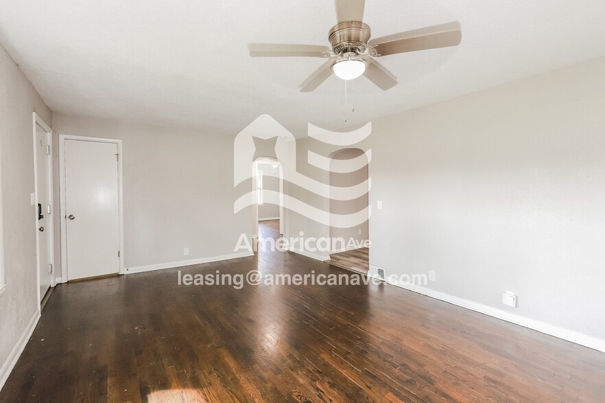 Building Photo - 1908 S Broadway St