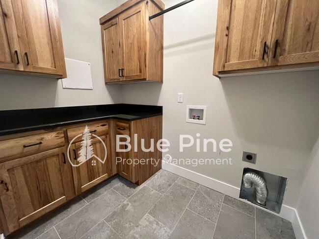 Building Photo - 1104 Cypress Loop