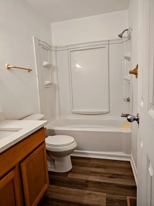 Building Photo - 5361 Gardner Ct