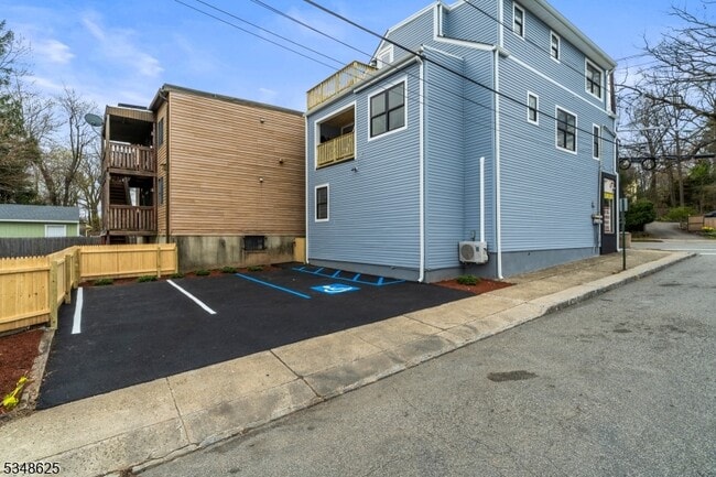 Building Photo - 167 Harrison Ave