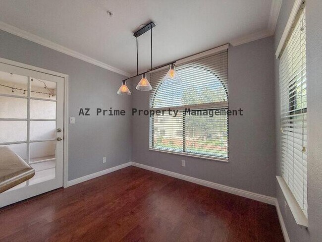 Building Photo - 750 E Northern Ave