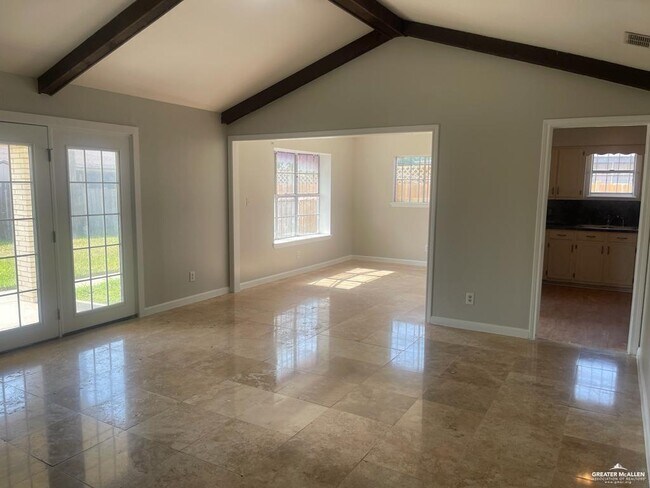 Building Photo - 14-25 1/2 N 25 1/2 St