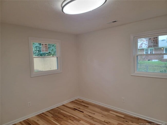 Building Photo - 3202 Periwinkle Dr
