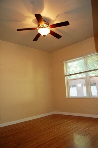 Building Photo - 768 E 900 S