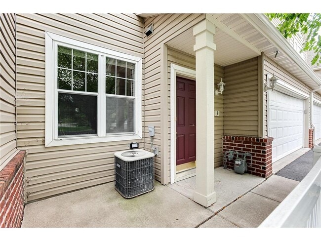 Building Photo - 5040 Holly Ln N