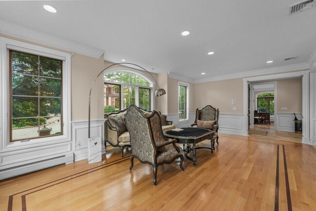 Building Photo - 1 Euclid Rd