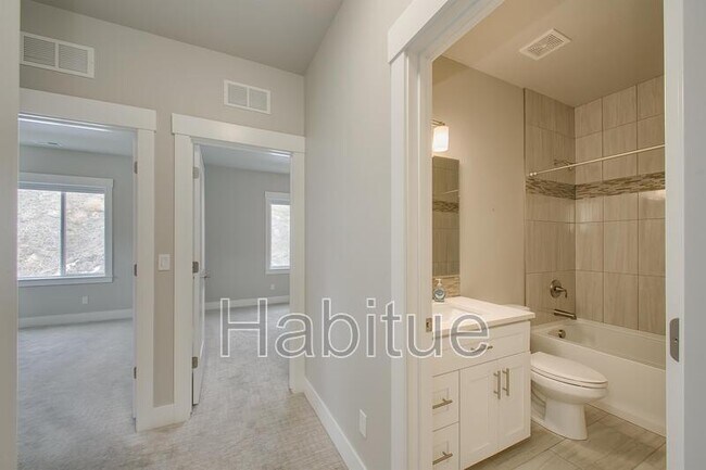 Building Photo - 2248 W Hill Terrace Ln