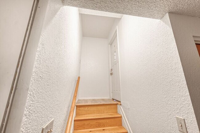 Building Photo - 2529 W Vermijo Ave