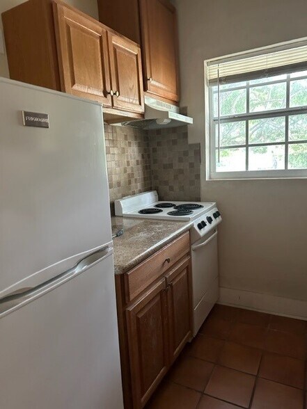Building Photo - 1401 SW 42nd Ave