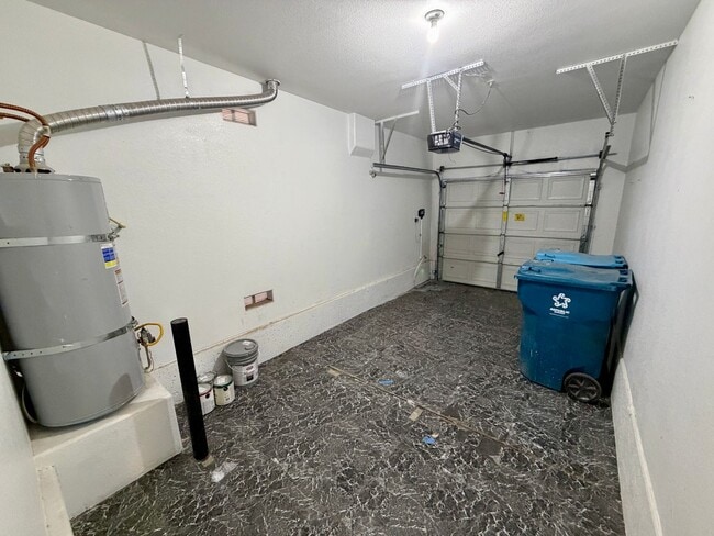 Building Photo - 4 bedroom near Nellis AFB