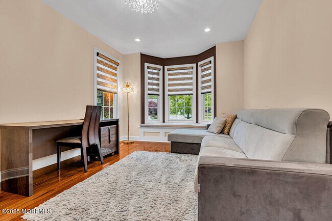 Building Photo - 47 McCormick Ave N