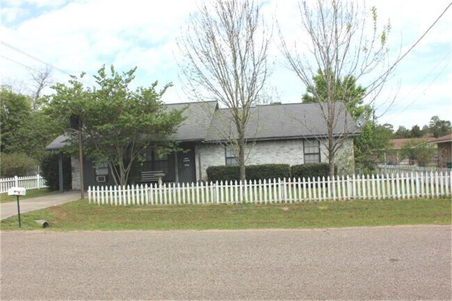 Primary Photo - 93 S Shirley Ln